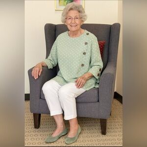 Silverts Adaptive Top, high low, light green w/ white polka  dots, snaps&buttons